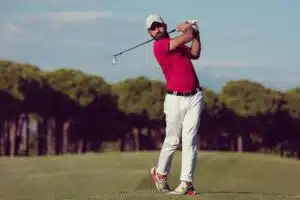 Biomechanische Analyse des modernen Golfschwungs